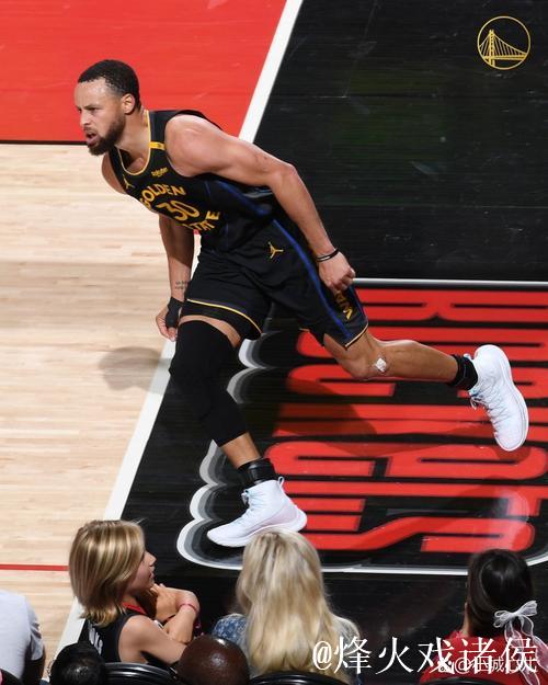 希尔德砍下22分库里贡献13分 勇士三分雨28记狂胜国王 希尔德砍下22分库里贡献13分 勇士三分雨28记狂胜国王