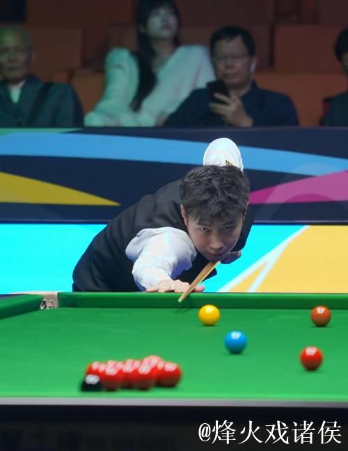 赵心童6-1完胜布朗 轻松晋级斯诺克国际锦标赛第二轮 赵心童6-1完胜布朗 轻松晋级斯诺克国际锦标赛第二轮